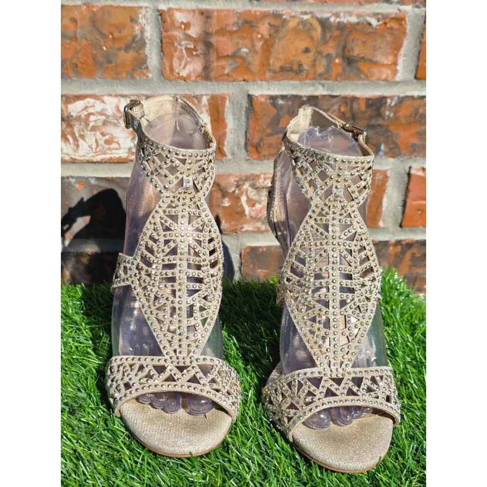 Gianni Bini Gold Strappy Open-Toe Heels – Women’s Size 8M